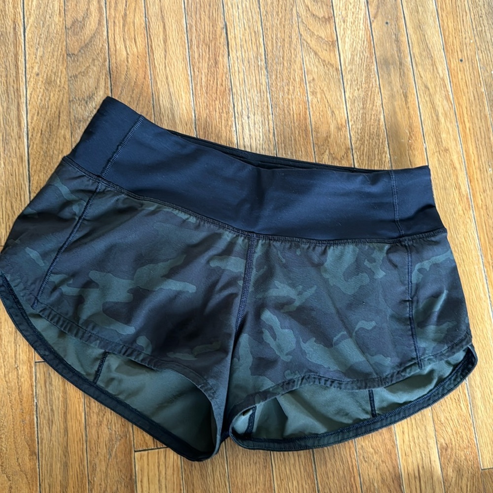Lululemon low rise speed up, 2.5, size 2